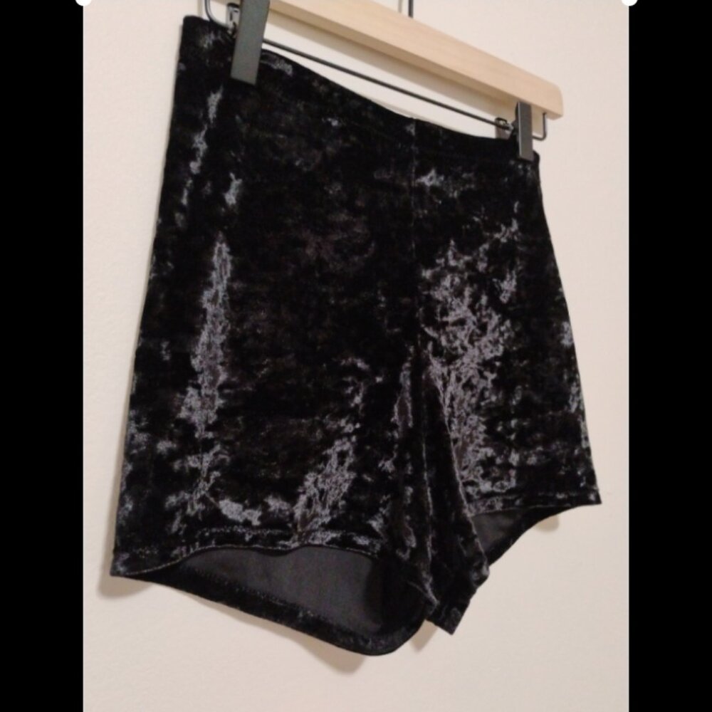 *Hold your colour* crushed velvet, high waisted biker/booty shorts